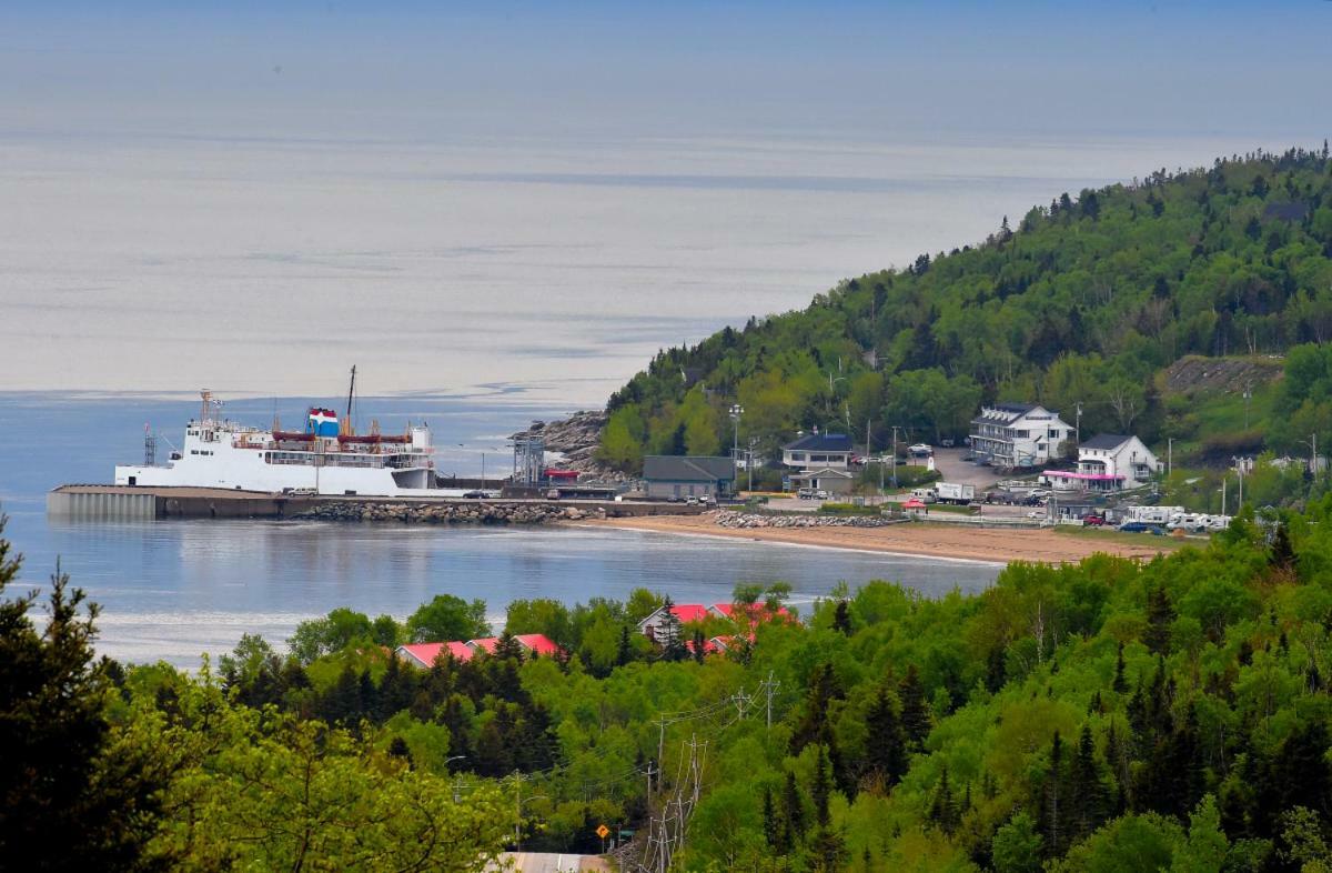 Auberge Sur Mer Charlevoix Сен-Симеон Экстерьер фото